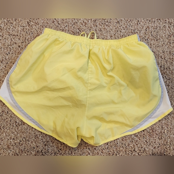 Nike Women's Dri-fit Shorts in Yellow and White, Sz L - Picture 3 of 5